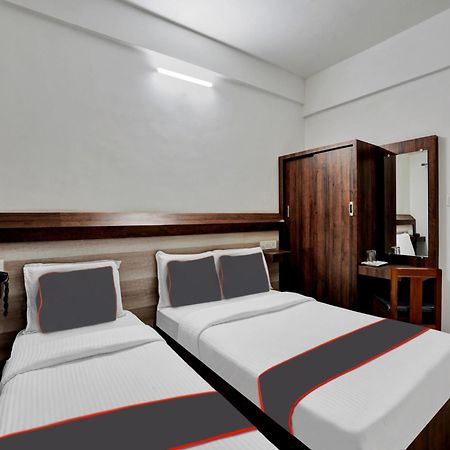 B Six Hotel Bangalore Eksteriør billede