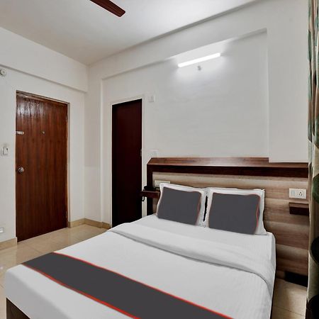 B Six Hotel Bangalore Eksteriør billede