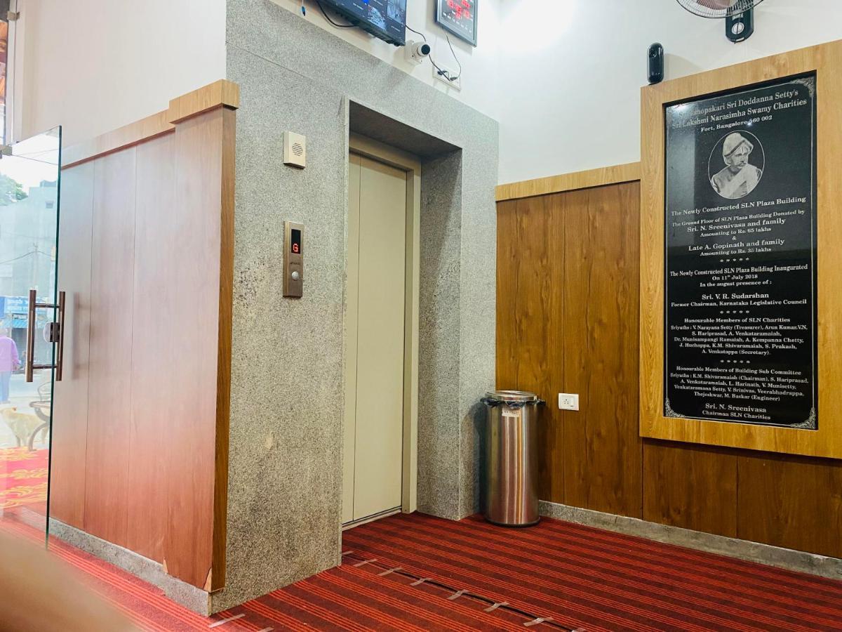 B Six Hotel Bangalore Eksteriør billede