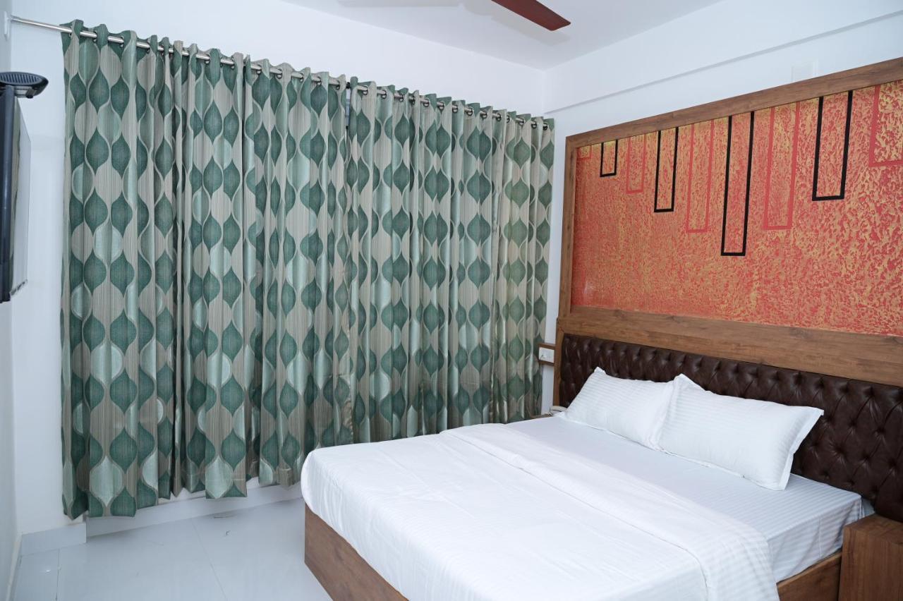 B Six Hotel Bangalore Eksteriør billede