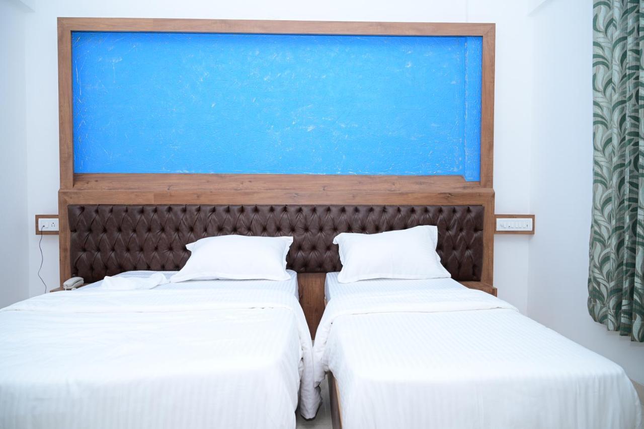 B Six Hotel Bangalore Eksteriør billede