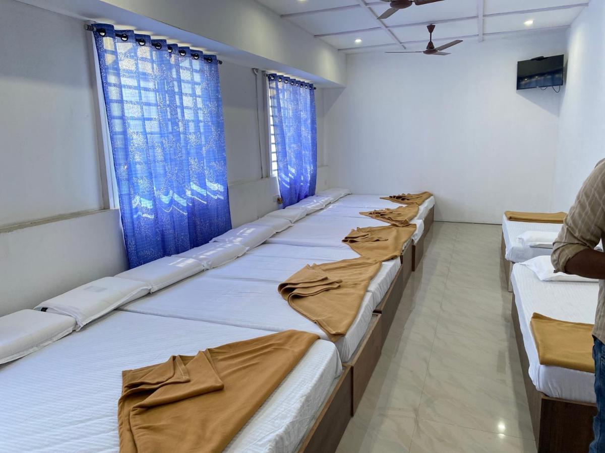 B Six Hotel Bangalore Eksteriør billede