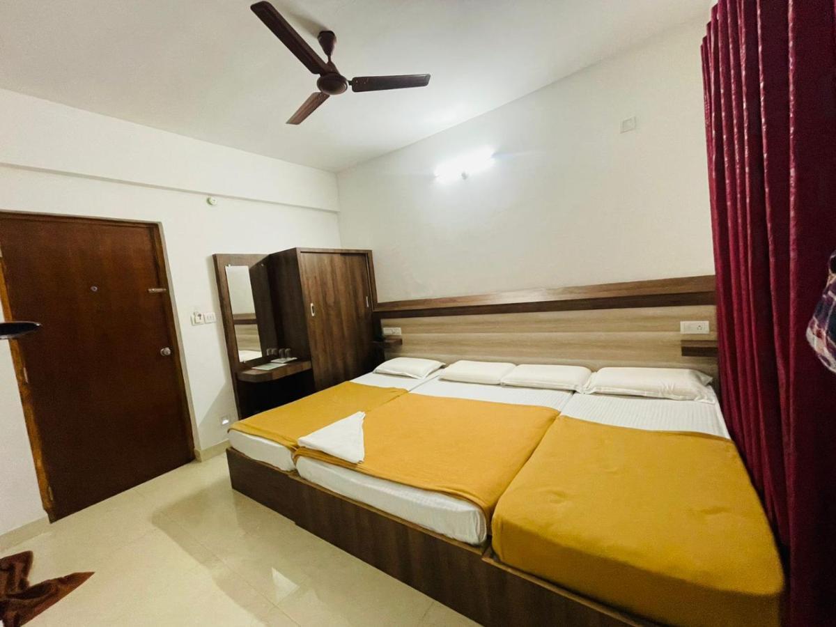 B Six Hotel Bangalore Eksteriør billede