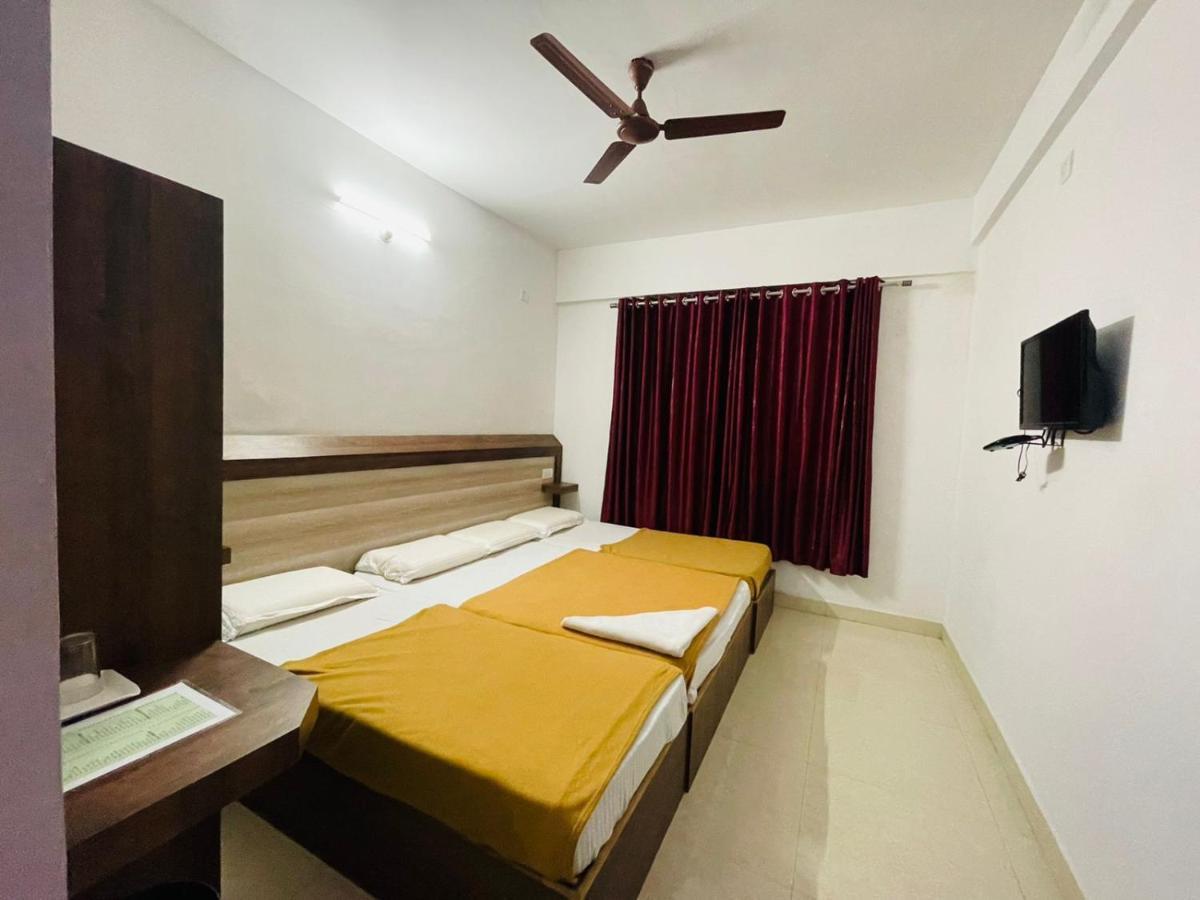 B Six Hotel Bangalore Eksteriør billede