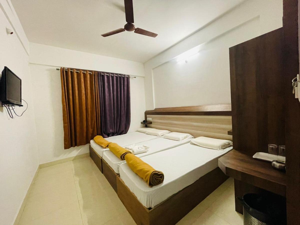 B Six Hotel Bangalore Eksteriør billede