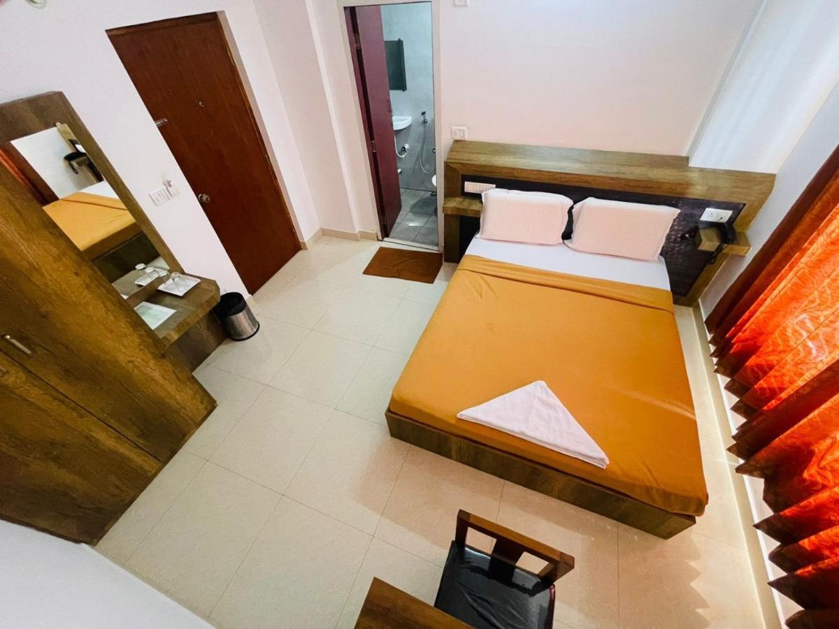 B Six Hotel Bangalore Eksteriør billede