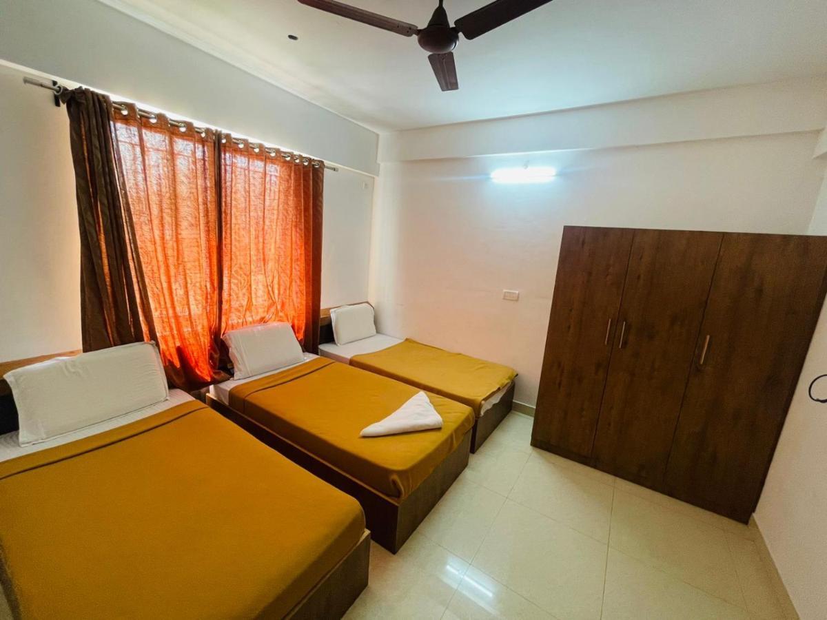 B Six Hotel Bangalore Eksteriør billede