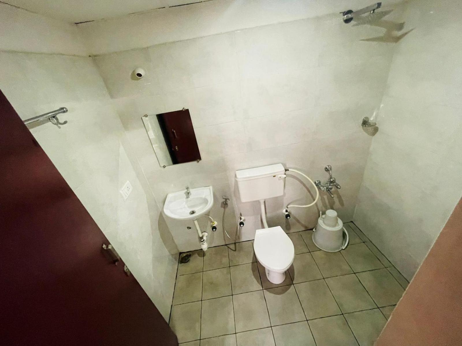 B Six Hotel Bangalore Eksteriør billede