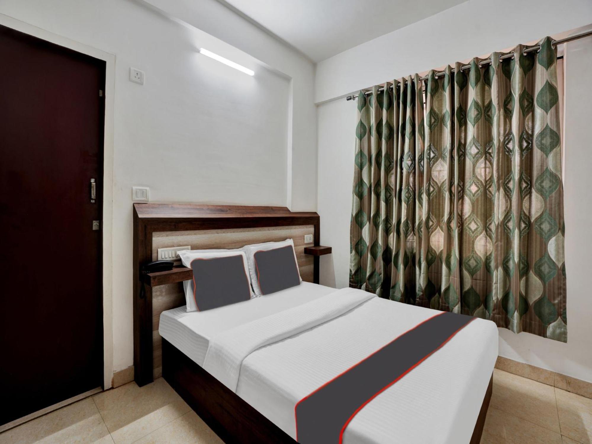 B Six Hotel Bangalore Eksteriør billede