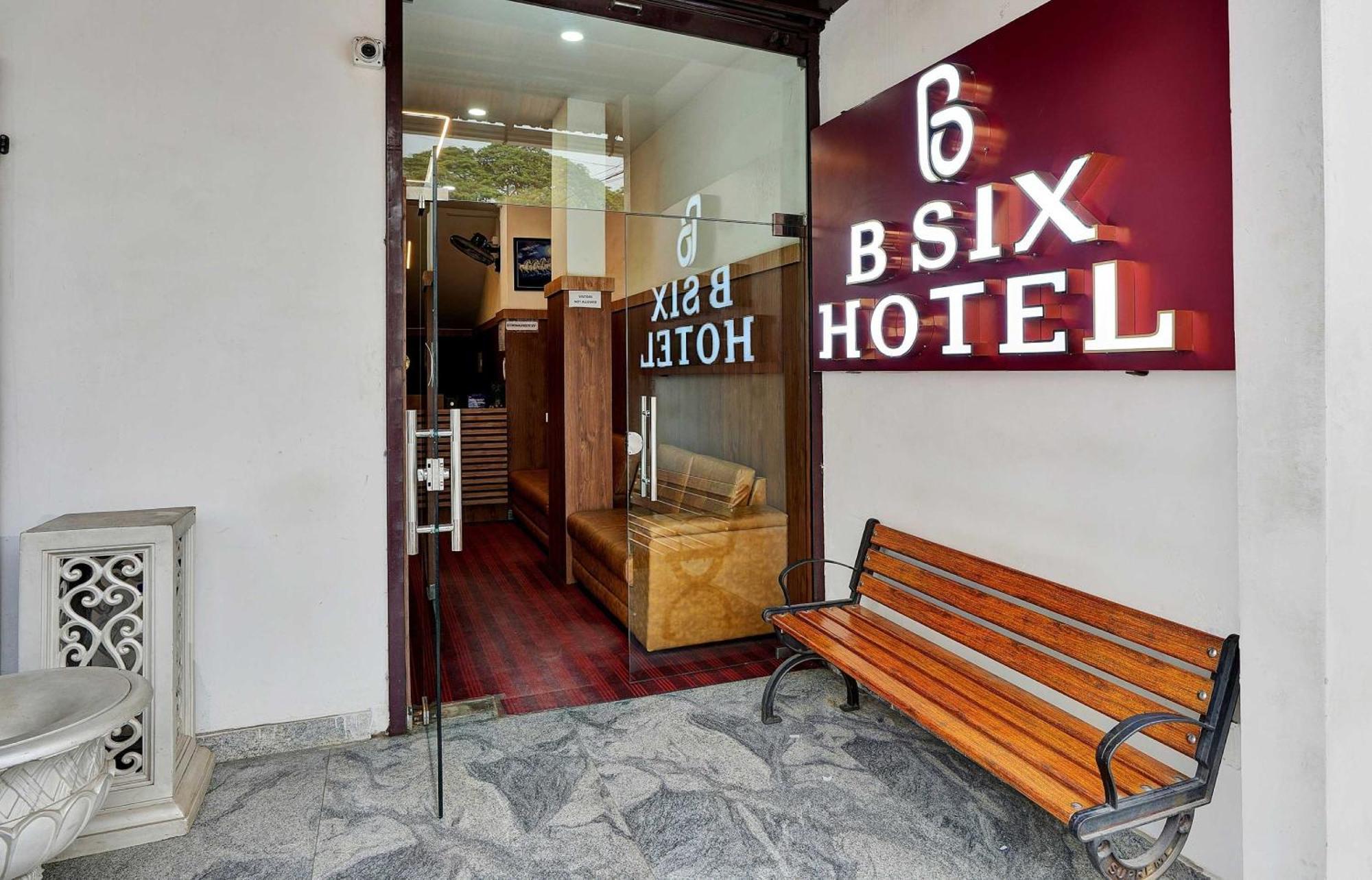B Six Hotel Bangalore Eksteriør billede